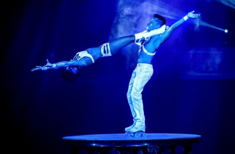 El 42º Festival de Circo de Montecarlo incluye actuaciones de los patinadores Leo & Ursula, el malabarista Michael Ferreri y el acróbata Saulo Sarmiento (18 al 29 de enero)