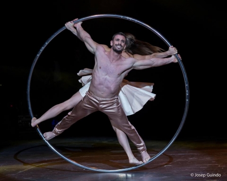 El número de rueda Cyr de Dúo Unity gana el oro en el Festival de Circo de Albacete y La Fem Fatal se lleva un bronce