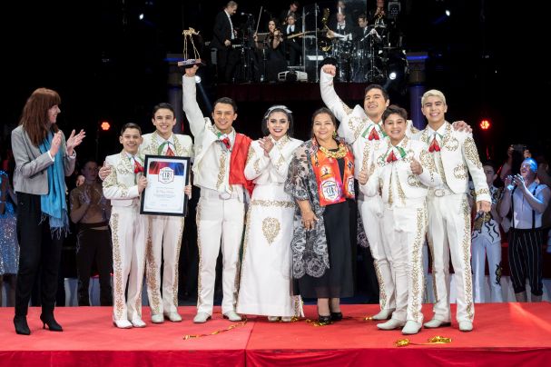 Los trapecistas de México y las cintas de Uzbekistán ganan el Elefante de Oro